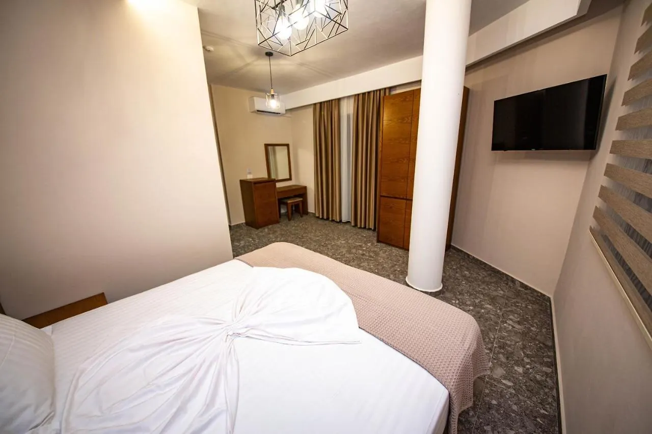 Hotel Center Ksamil