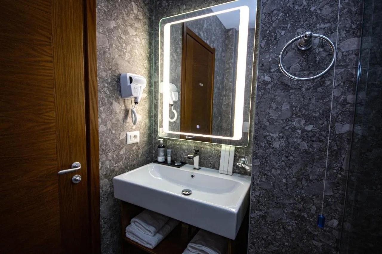 Hotel Center Ksamil