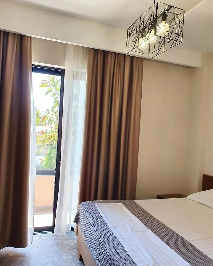 Hotel Center Ksamil
