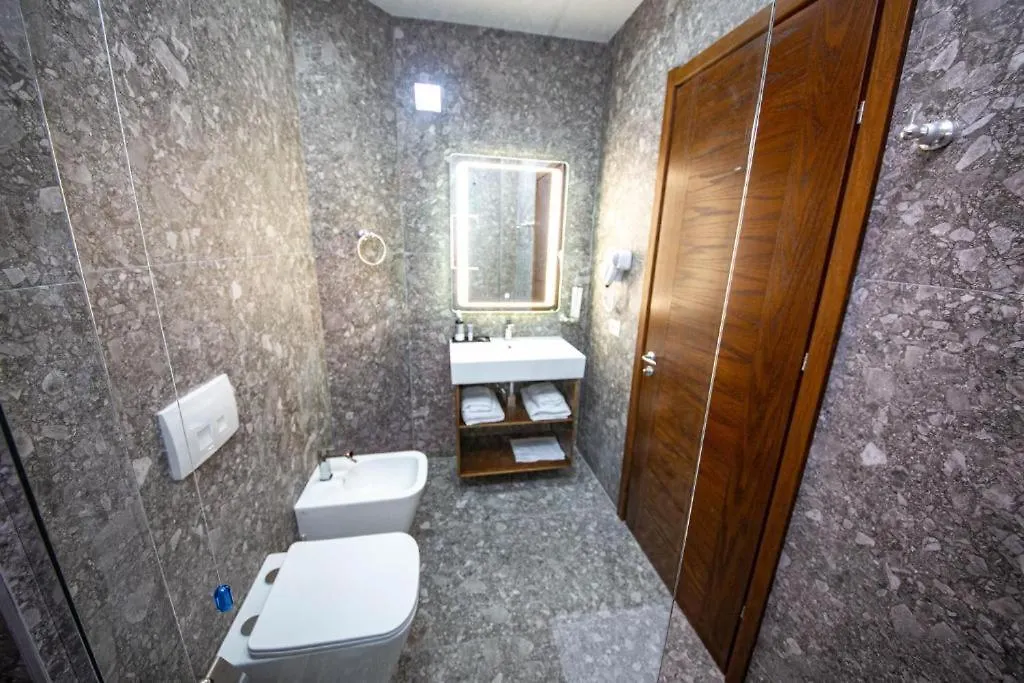 Hotel Center Ksamil