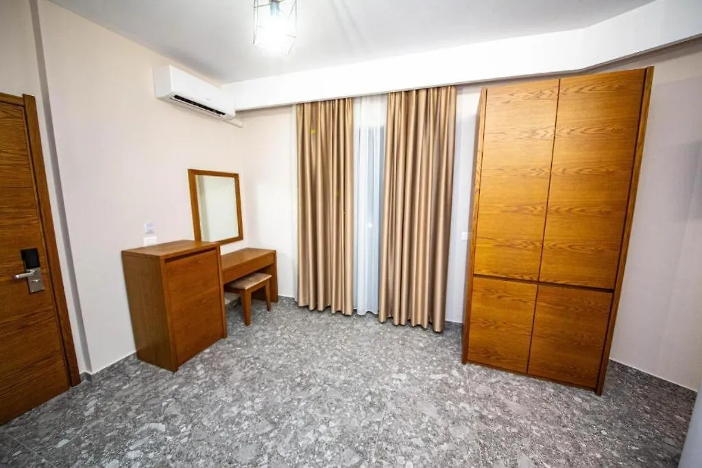 Hotel Center Ksamil