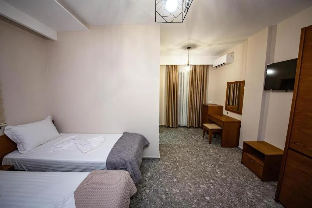 Hotel Center Ksamil
